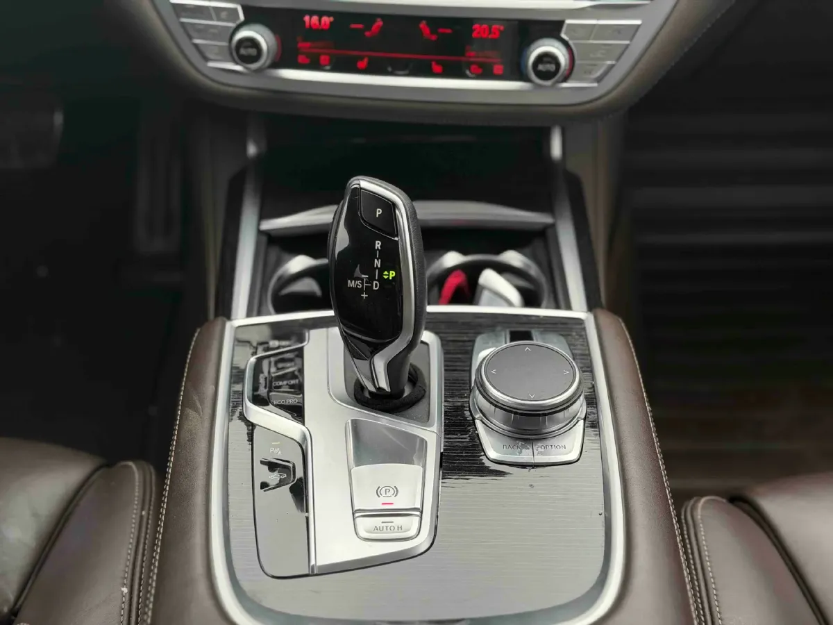 2019 BMW 7 Series 3.0T 340HP L6 8AT,autocango,china used car exporter,china ev exporter,chinese used car exporter,chinese used ev exporter