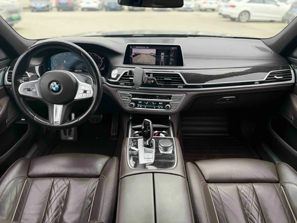 2019 BMW 7 Series 3.0T 340HP L6 8AT,autocango,china used car exporter,china ev exporter,chinese used car exporter,chinese used ev exporter