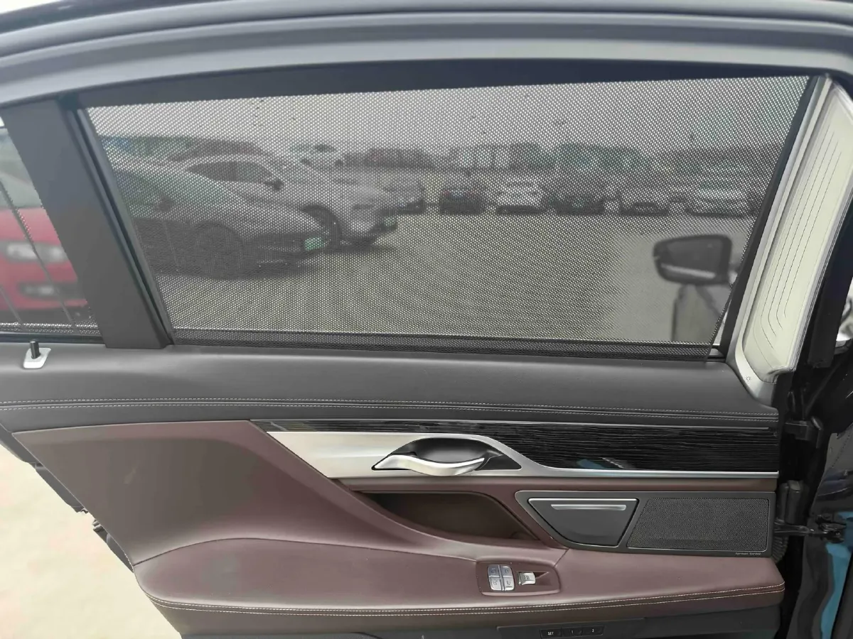 2019 BMW 7 Series 3.0T 340HP L6 8AT,autocango,china used car exporter,china ev exporter,chinese used car exporter,chinese used ev exporter