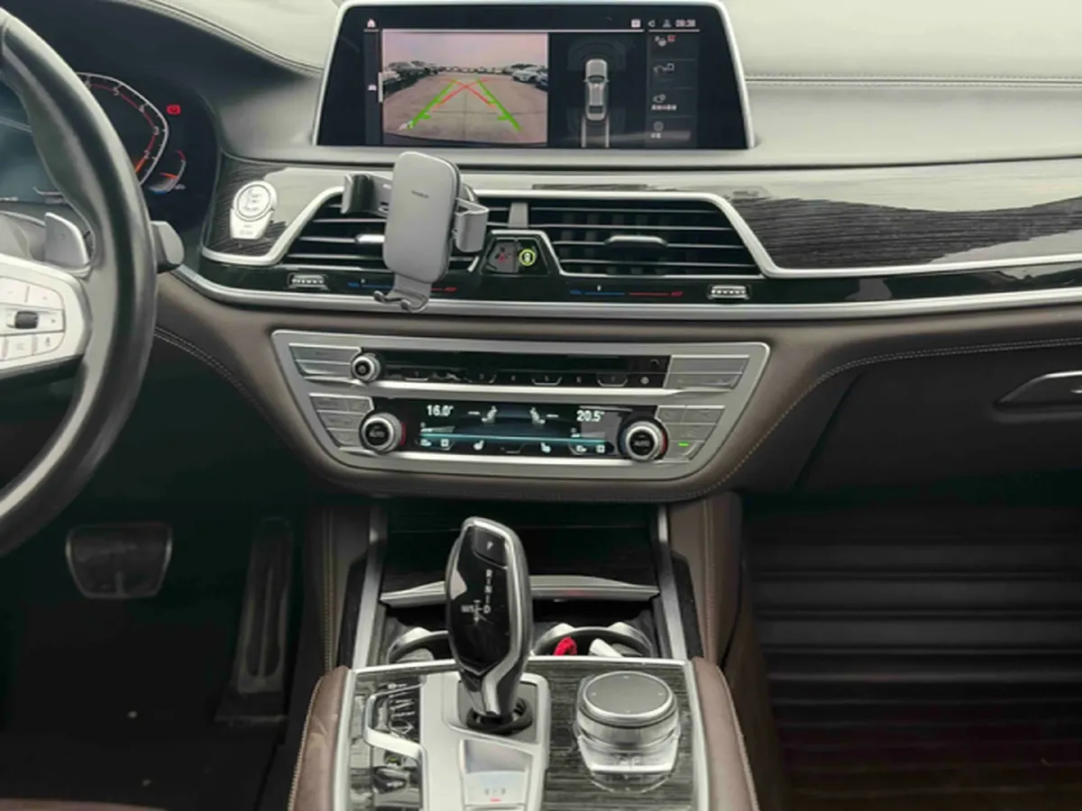 2019 BMW 7 Series 3.0T 340HP L6 8AT,autocango,china used car exporter,china ev exporter,chinese used car exporter,chinese used ev exporter