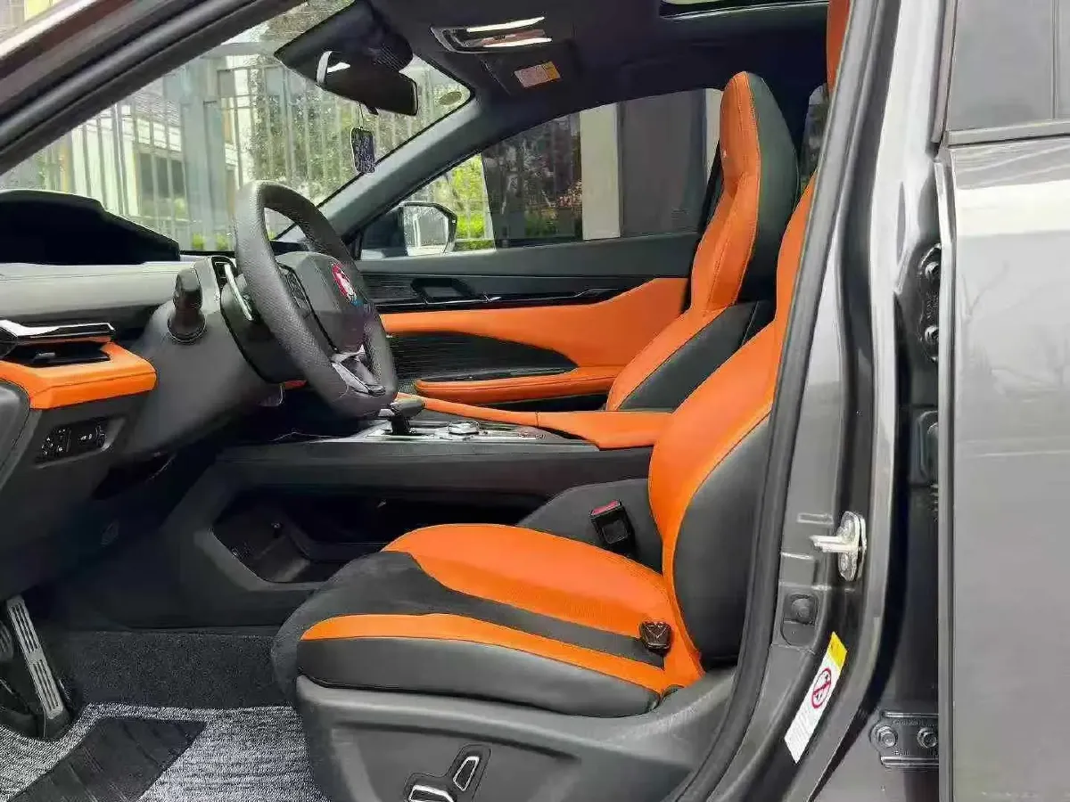 2023 ChangAn UNI-V 2.0T 233HP L4 8AT,autocango,china used car exporter,china ev exporter,chinese used car exporter,chinese used ev exporter