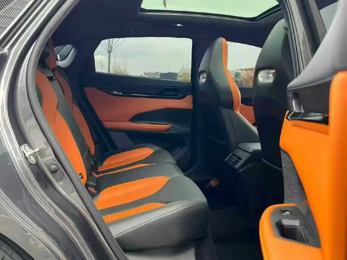 2023 ChangAn UNI-V 2.0T 233HP L4 8AT,autocango,china used car exporter,china ev exporter,chinese used car exporter,chinese used ev exporter