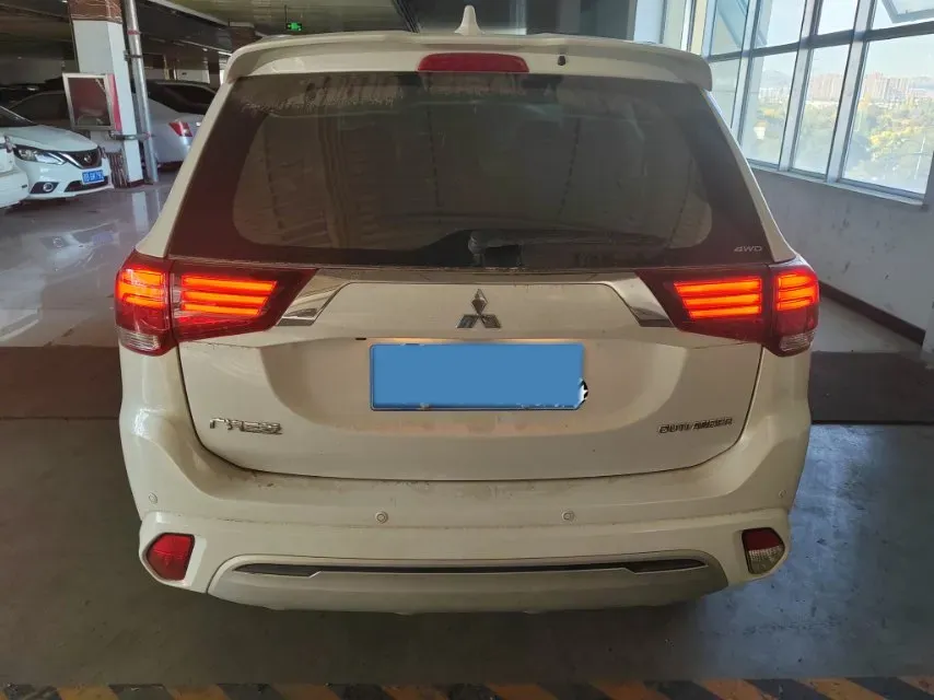 2019 Mitsubishi Outlander 2.4L 192HP L4 CVT,autocango,china used car exporter,china ev exporter,chinese used car exporter,chinese used ev exporter
