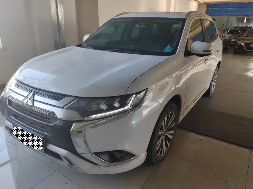 2019 Mitsubishi Outlander 2.4L 192HP L4 CVT,autocango,china used car exporter,china ev exporter,chinese used car exporter,chinese used ev exporter