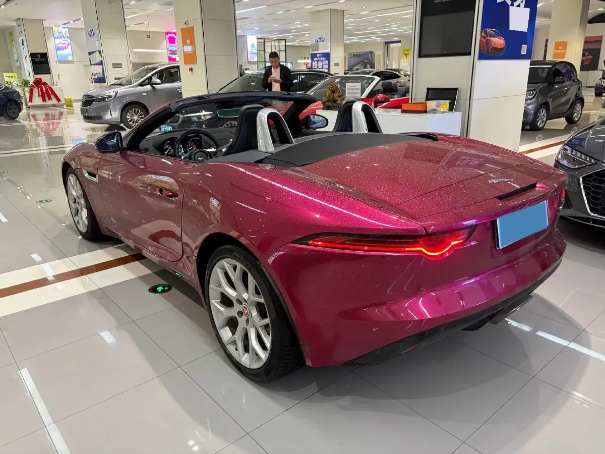 2019 Jaguar F-TYPE 2.0T 300HP L4 8AT,autocango,china used car exporter,china ev exporter,chinese used car exporter,chinese used ev exporter
