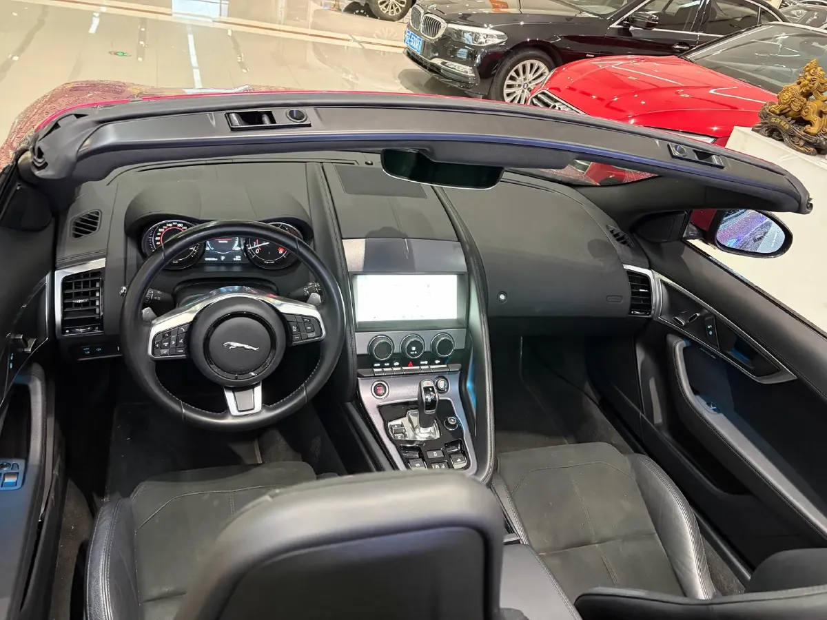 2019 Jaguar F-TYPE 2.0T 300HP L4 8AT,autocango,china used car exporter,china ev exporter,chinese used car exporter,chinese used ev exporter
