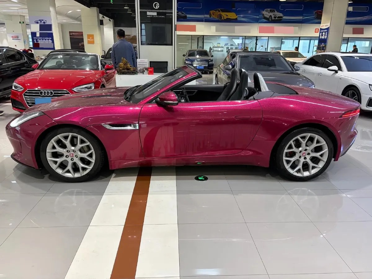 2019 Jaguar F-TYPE 2.0T 300HP L4 8AT,autocango,china used car exporter,china ev exporter,chinese used car exporter,chinese used ev exporter