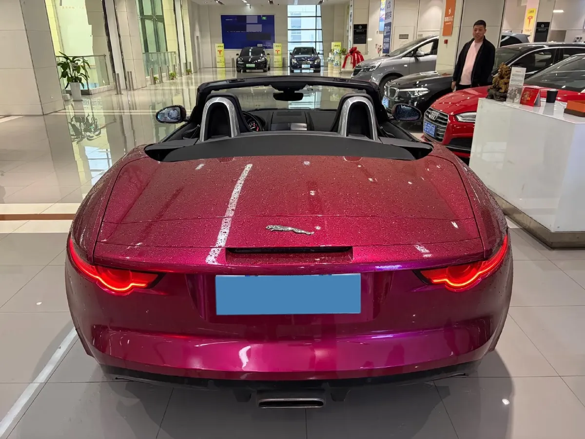 2019 Jaguar F-TYPE 2.0T 300HP L4 8AT,autocango,china used car exporter,china ev exporter,chinese used car exporter,chinese used ev exporter