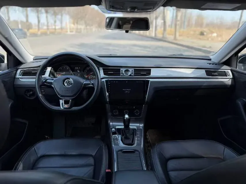 2015 Volkswagen Passat 1.8T 160HP L4 6AT,autocango,china used car exporter,china ev exporter,chinese used car exporter,chinese used ev exporter