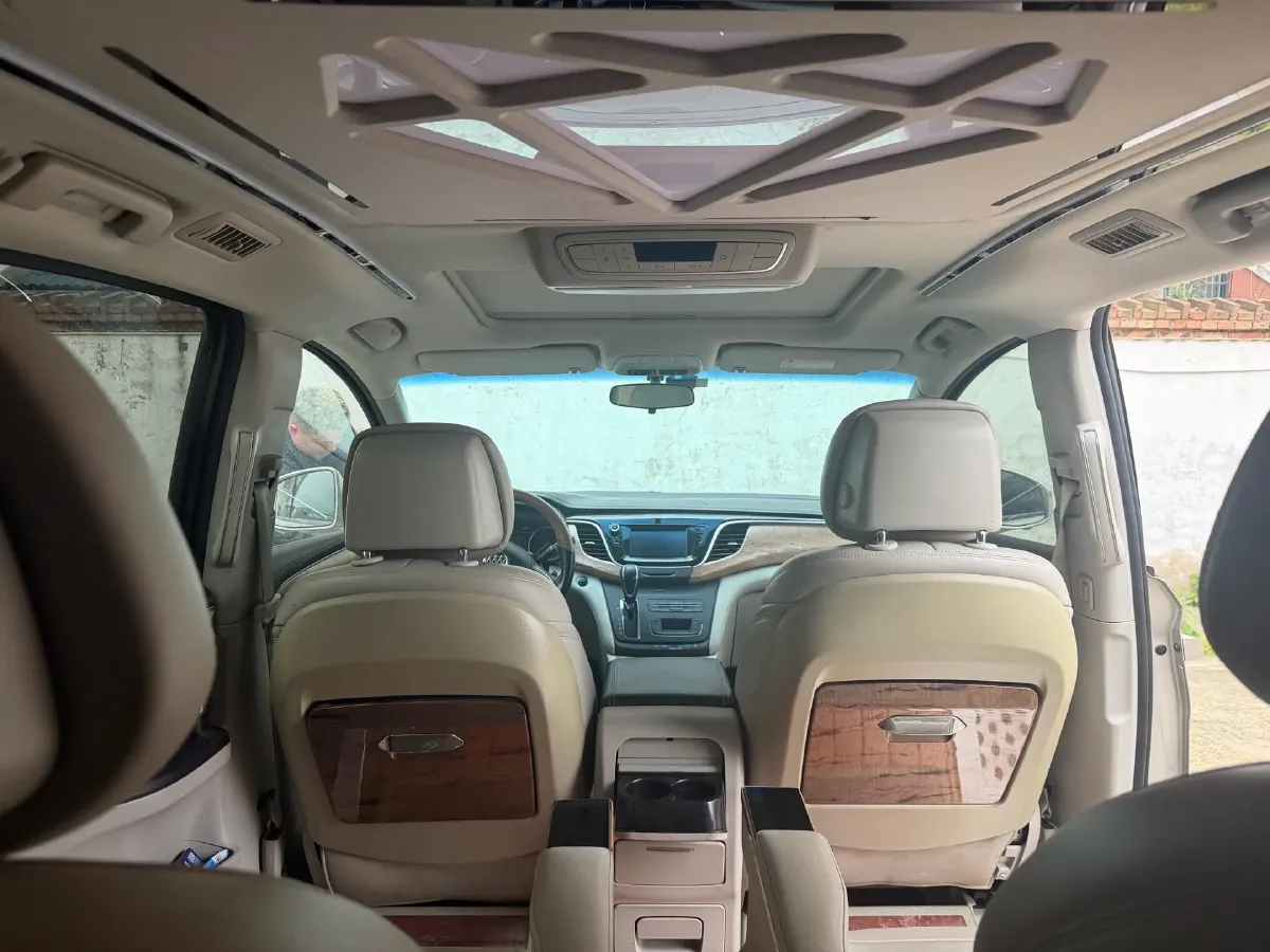 2018 Buick GL8 2.0T 260HP L4 6AT,autocango,china used car exporter,china ev exporter,chinese used car exporter,chinese used ev exporter