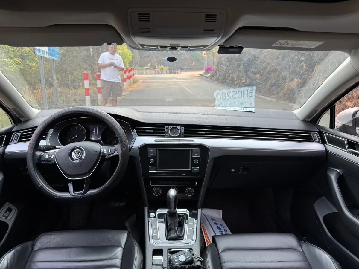 2018 Volkswagen Magotan 1.8T 180HP L4 7DCT,autocango,china used car exporter,china ev exporter,chinese used car exporter,chinese used ev exporter