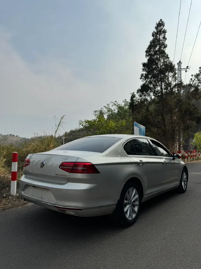 2018 Volkswagen Magotan 1.8T 180HP L4 7DCT,autocango,china used car exporter,china ev exporter,chinese used car exporter,chinese used ev exporter