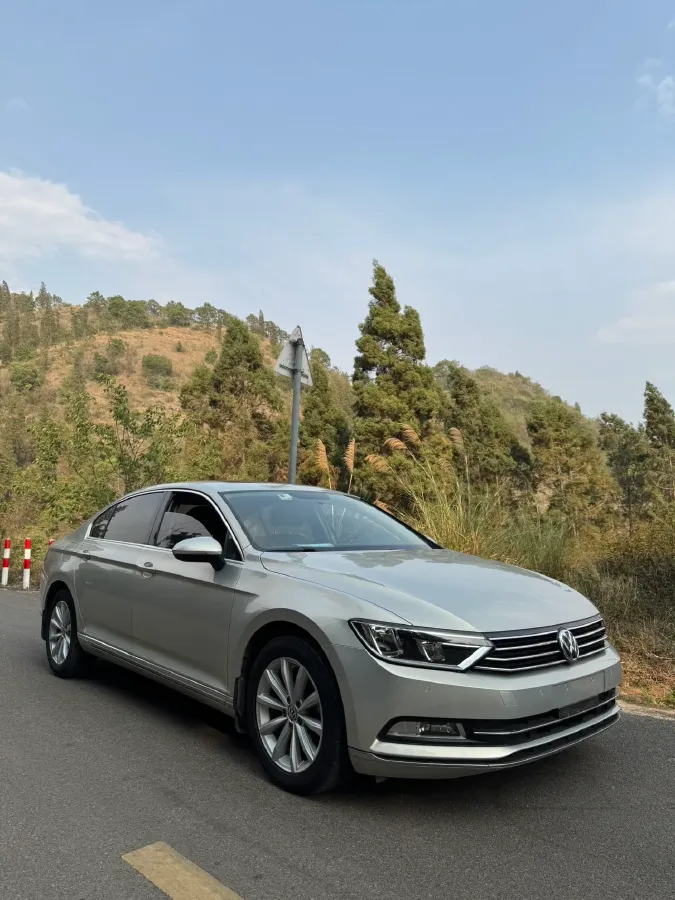 2018 Volkswagen Magotan 1.8T 180HP L4 7DCT,autocango,china used car exporter,china ev exporter,chinese used car exporter,chinese used ev exporter