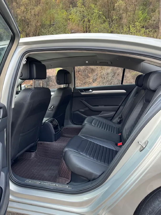 2018 Volkswagen Magotan 1.8T 180HP L4 7DCT,autocango,china used car exporter,china ev exporter,chinese used car exporter,chinese used ev exporter