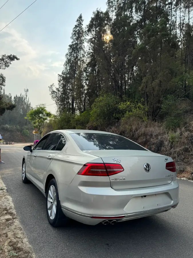 2018 Volkswagen Magotan 1.8T 180HP L4 7DCT,autocango,china used car exporter,china ev exporter,chinese used car exporter,chinese used ev exporter