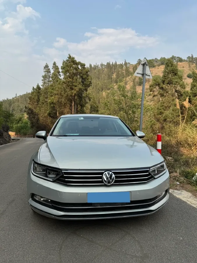 2018 Volkswagen Magotan 1.8T 180HP L4 7DCT,autocango,china used car exporter,china ev exporter,chinese used car exporter,chinese used ev exporter