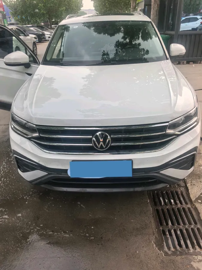 2023 Volkswagen Tiguan L 1.5T 160HP L4 7DCT,autocango,china used car exporter,china ev exporter,chinese used car exporter,chinese used ev exporter