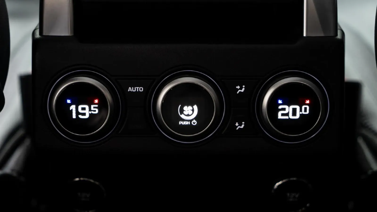 2020 Land Rover Discovery 3.0T 340HP V6 8AT,autocango,china used car exporter,china ev exporter,chinese used car exporter,chinese used ev exporter