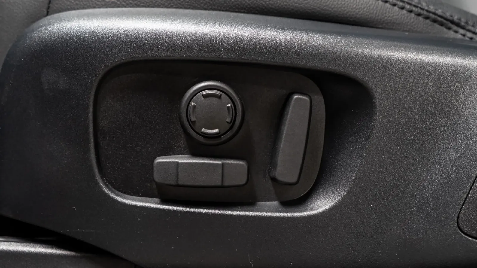 2020 Land Rover Discovery 3.0T 340HP V6 8AT,autocango,china used car exporter,china ev exporter,chinese used car exporter,chinese used ev exporter