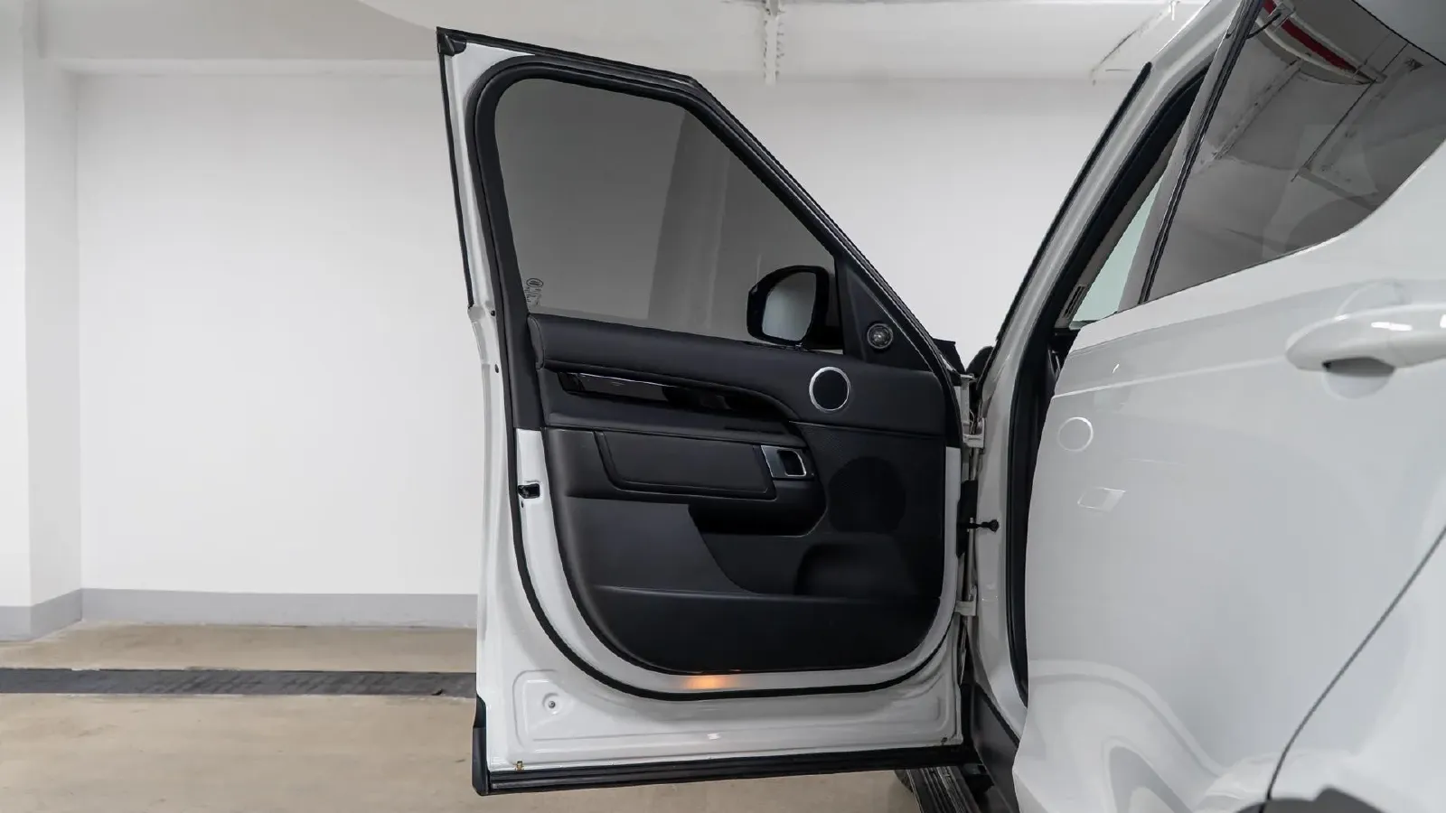 2020 Land Rover Discovery 3.0T 340HP V6 8AT,autocango,china used car exporter,china ev exporter,chinese used car exporter,chinese used ev exporter