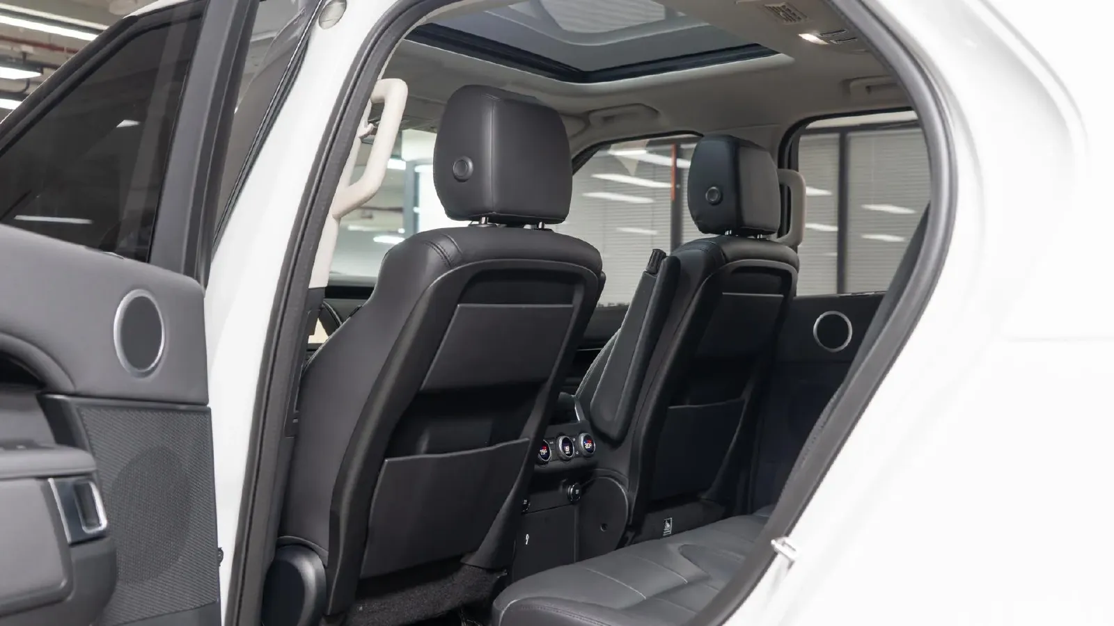 2020 Land Rover Discovery 3.0T 340HP V6 8AT,autocango,china used car exporter,china ev exporter,chinese used car exporter,chinese used ev exporter