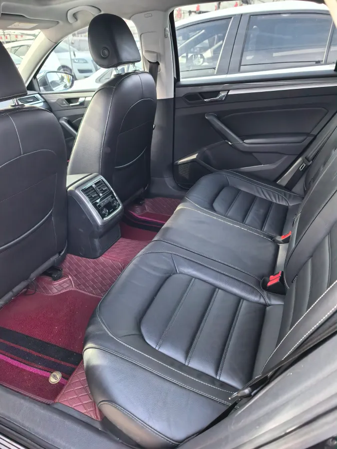 2017 Volkswagen Passat 1.8T 180HP L4 7DCT,autocango,china used car exporter,china ev exporter,chinese used car exporter,chinese used ev exporter