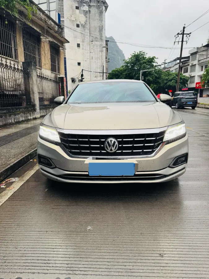 2020 Volkswagen Passat 2.0T 186HP L4 7DCT,autocango,china used car exporter,china ev exporter,chinese used car exporter,chinese used ev exporter