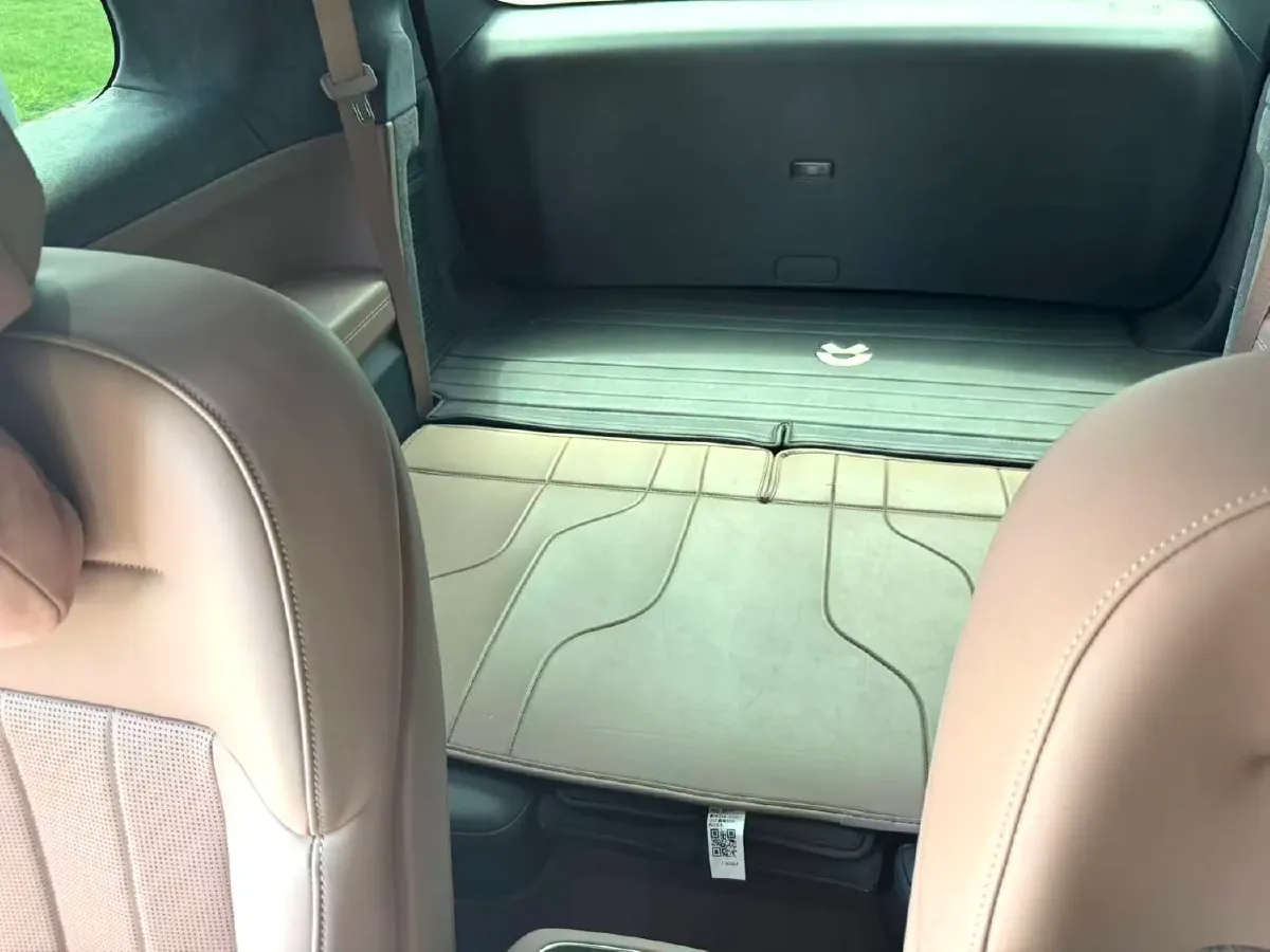 2024 Porsche Macan All-Electric BEV 100KWH,autocango,china used car exporter,china ev exporter,chinese used car exporter,chinese used ev exporter