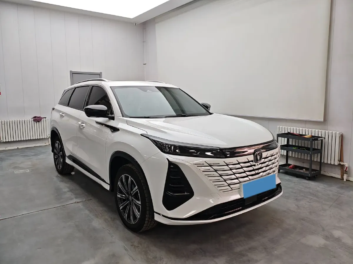 2025 ChangAn CS75 Plus 1.5T 188HP L4 8AT,autocango,china used car exporter,china ev exporter,chinese used car exporter,chinese used ev exporter