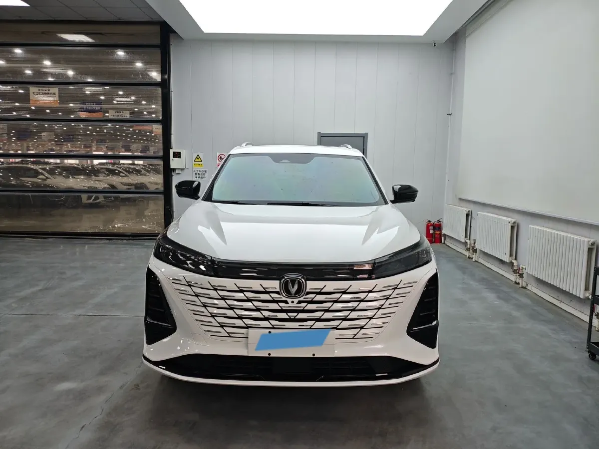 2025 ChangAn CS75 Plus 1.5T 188HP L4 8AT,autocango,china used car exporter,china ev exporter,chinese used car exporter,chinese used ev exporter