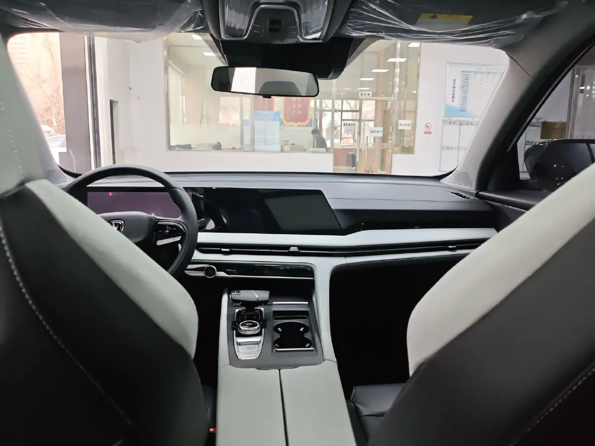 2025 ChangAn CS75 Plus 1.5T 188HP L4 8AT,autocango,china used car exporter,china ev exporter,chinese used car exporter,chinese used ev exporter