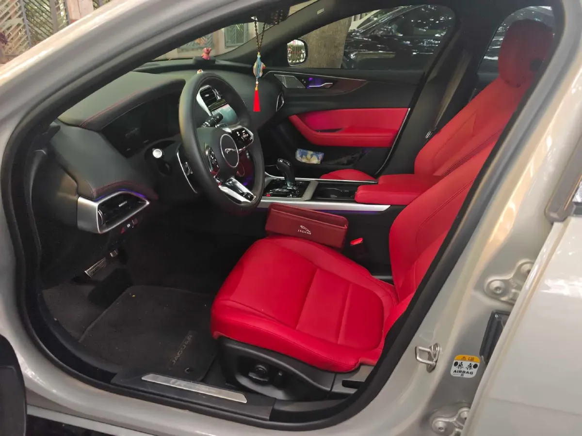 2025 Jaguar XEL 2.0T 250HP L4 8AT,autocango,china used car exporter,china ev exporter,chinese used car exporter,chinese used ev exporter