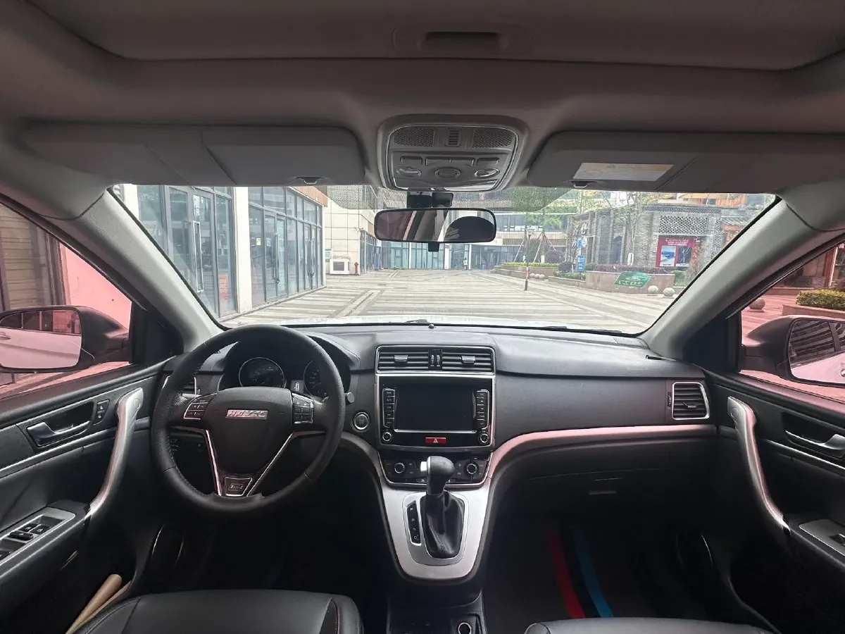 2019 Haval M6 1.5T 150HP L4 7DCT,autocango,china used car exporter,china ev exporter,chinese used car exporter,chinese used ev exporter