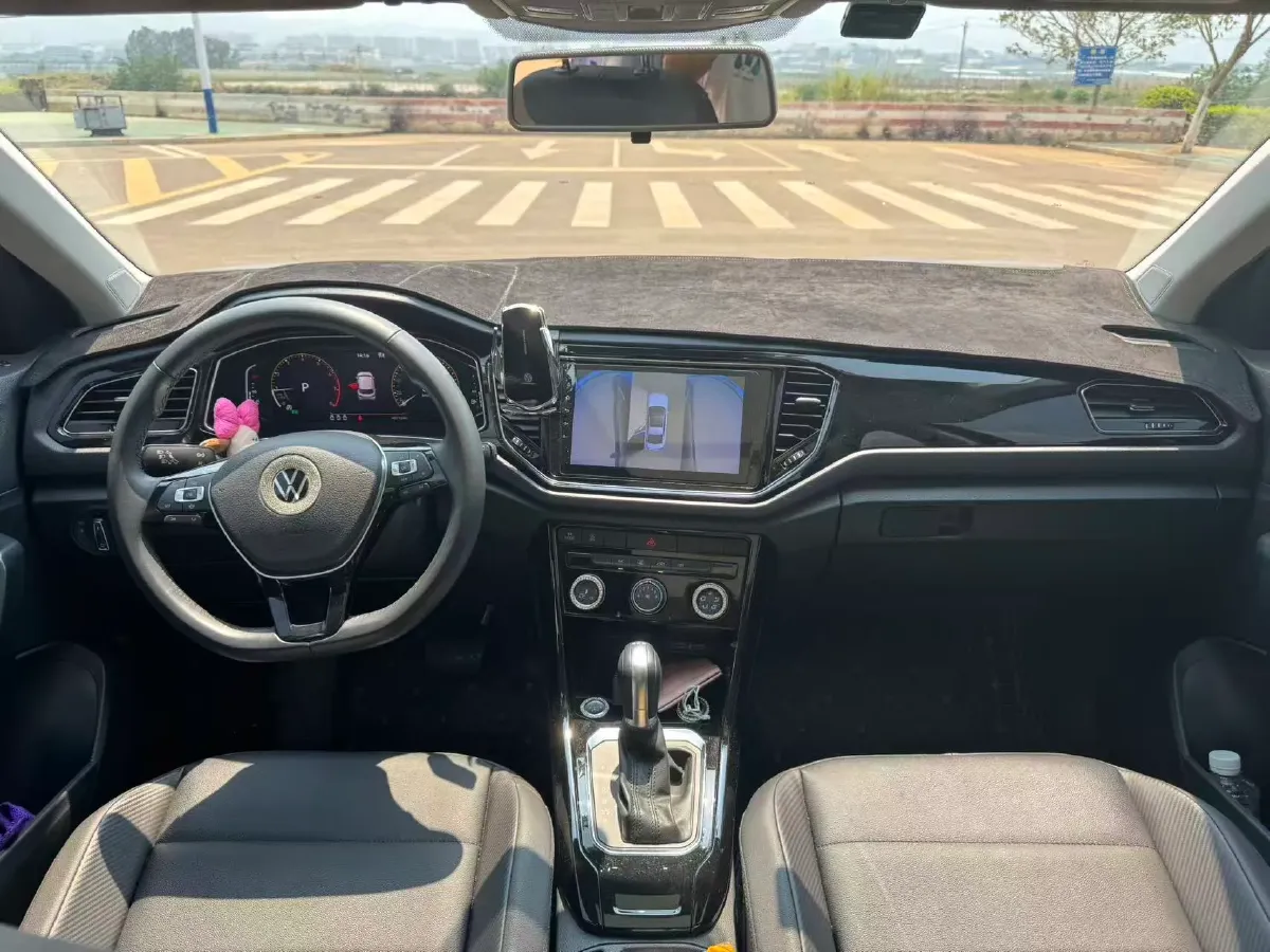 2021 Volkswagen T-Roc 1.4T 150HP L4 7DCT,autocango,china used car exporter,china ev exporter,chinese used car exporter,chinese used ev exporter