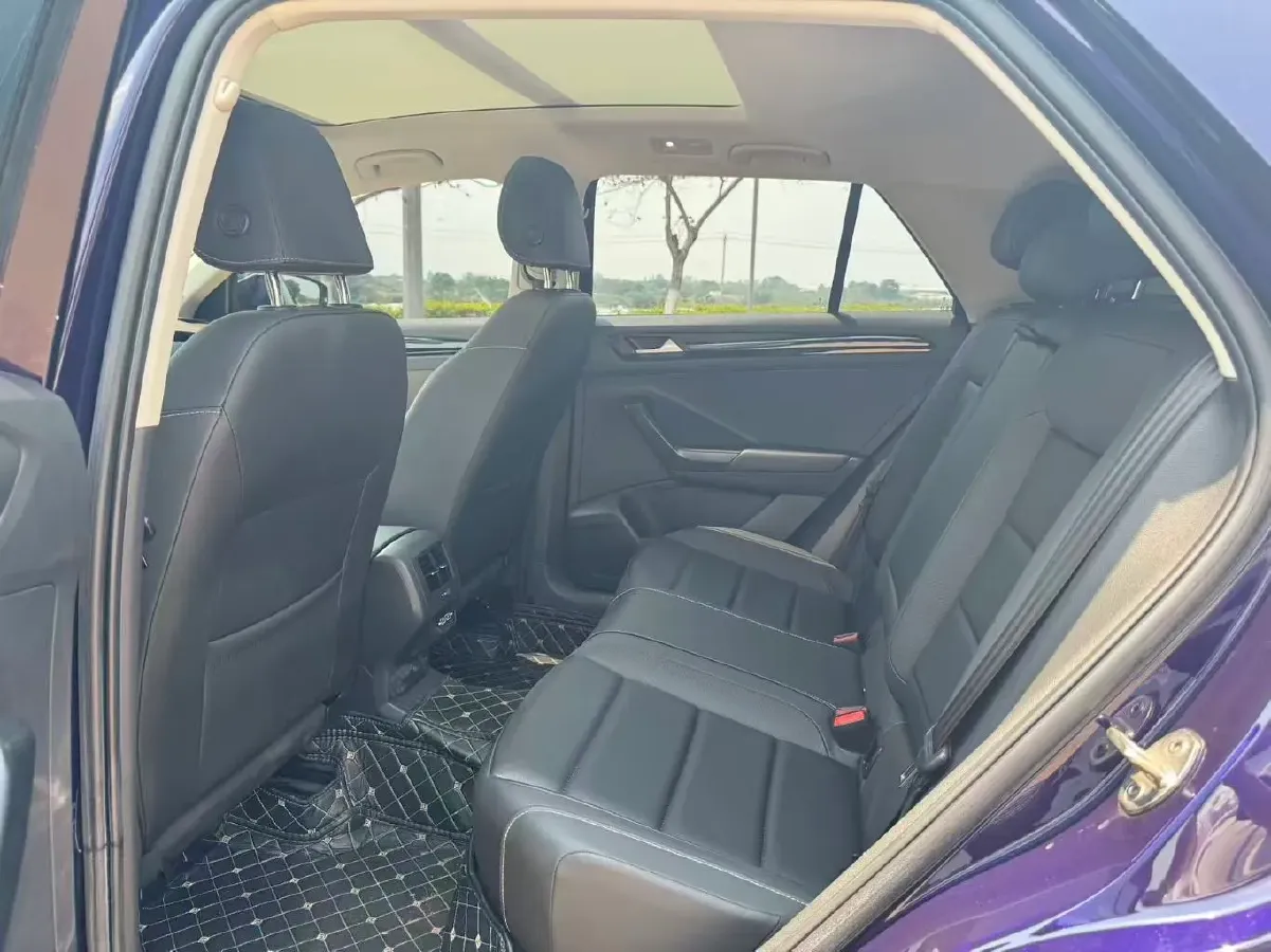 2021 Volkswagen T-Roc 1.4T 150HP L4 7DCT,autocango,china used car exporter,china ev exporter,chinese used car exporter,chinese used ev exporter