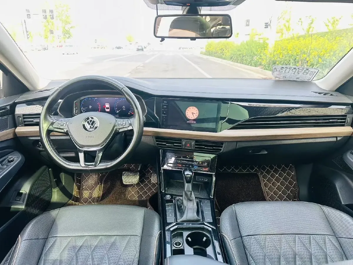 2021 Volkswagen Passat 2.0T 186HP L4 7DCT,autocango,china used car exporter,china ev exporter,chinese used car exporter,chinese used ev exporter