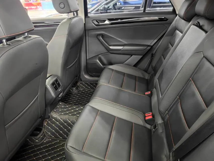 2021 Volkswagen T-Roc 1.4T 150HP L4 7DCT,autocango,china used car exporter,china ev exporter,chinese used car exporter,chinese used ev exporter