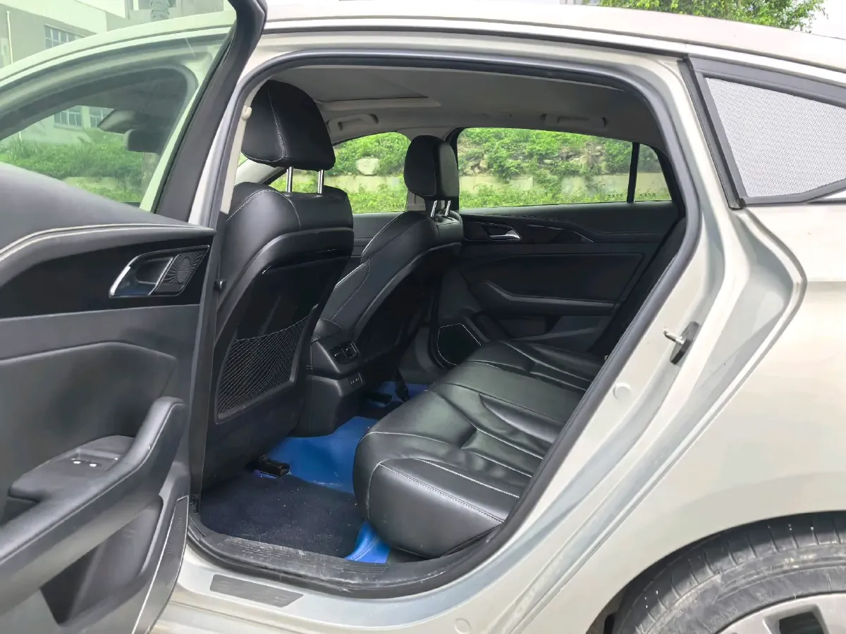 2019 HongQi H5 1.8T 180HP L4 6AT,autocango,china used car exporter,china ev exporter,chinese used car exporter,chinese used ev exporter