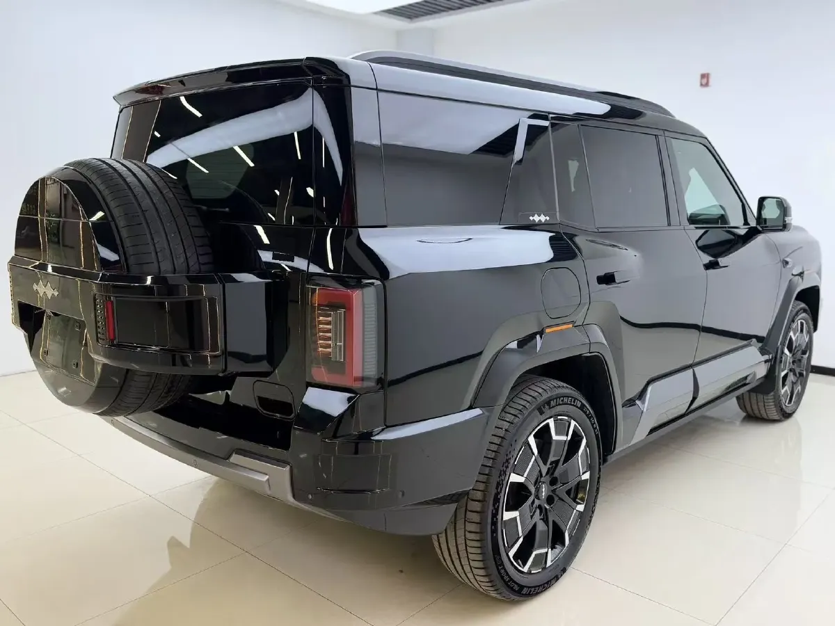 2025 FangChengBao Bao 8 2.0T 245HP L4 E-CVT PHEV 36.8KWH,autocango,china used car exporter,china ev exporter,chinese used car exporter,chinese used ev exporter