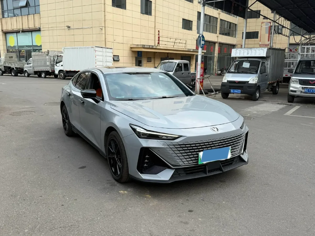 2023 ChangAn UNI-V iDD 1.5T 170HP L4 6TCT PHEV 18.4KWH,autocango,china used car exporter,china ev exporter,chinese used car exporter,chinese used ev exporter
