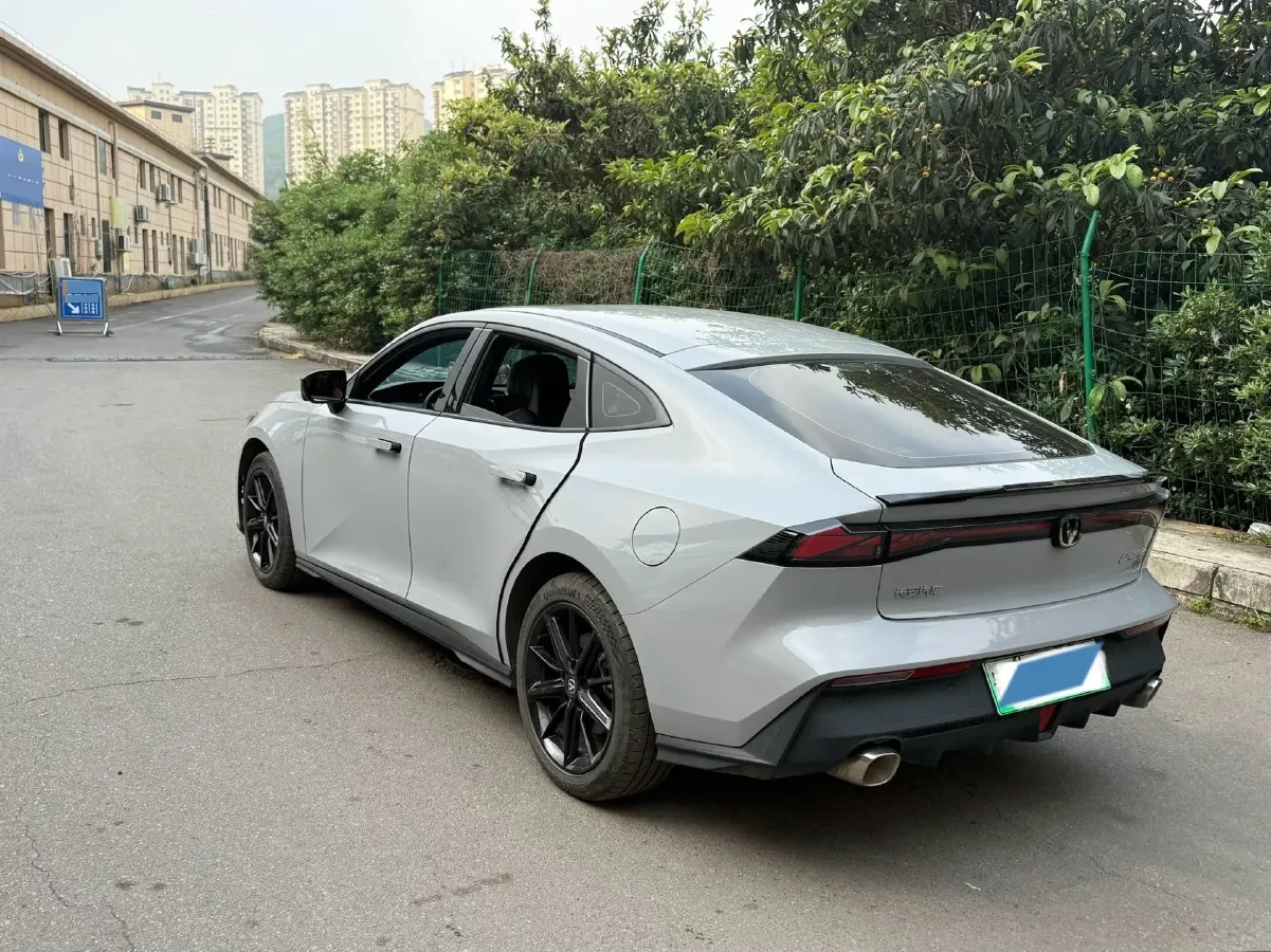 2023 ChangAn UNI-V iDD 1.5T 170HP L4 6TCT PHEV 18.4KWH,autocango,china used car exporter,china ev exporter,chinese used car exporter,chinese used ev exporter