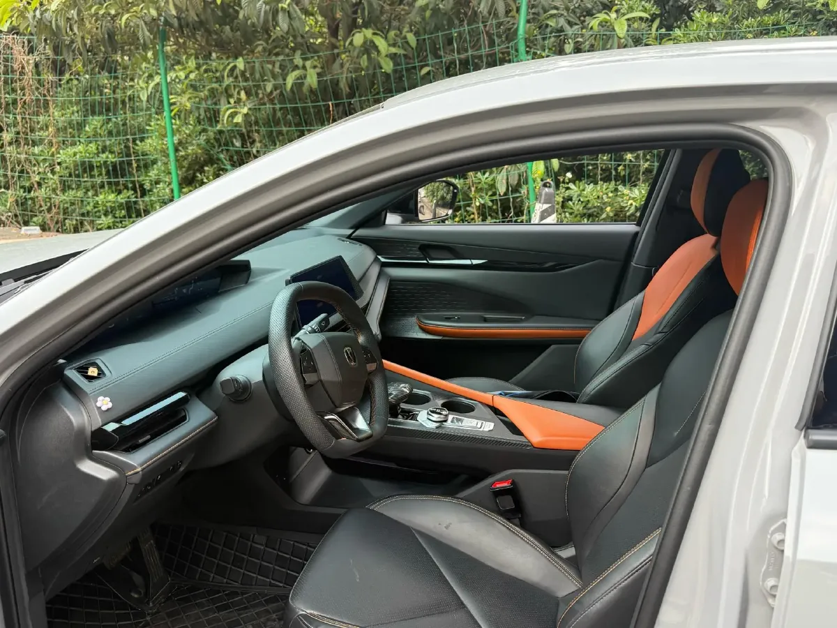 2023 ChangAn UNI-V iDD 1.5T 170HP L4 6TCT PHEV 18.4KWH,autocango,china used car exporter,china ev exporter,chinese used car exporter,chinese used ev exporter