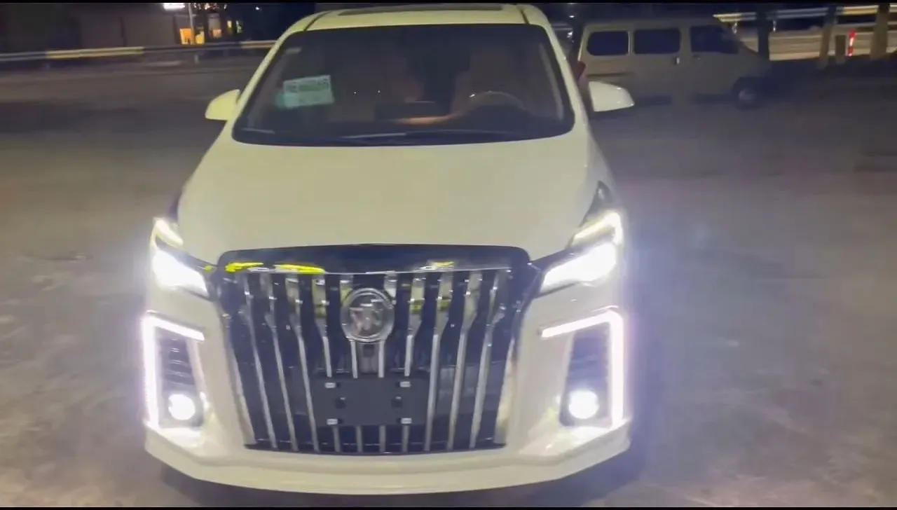 2021 Buick GL8 2.0T 237HP L4 9AT,autocango,china used car exporter,china ev exporter,chinese used car exporter,chinese used ev exporter