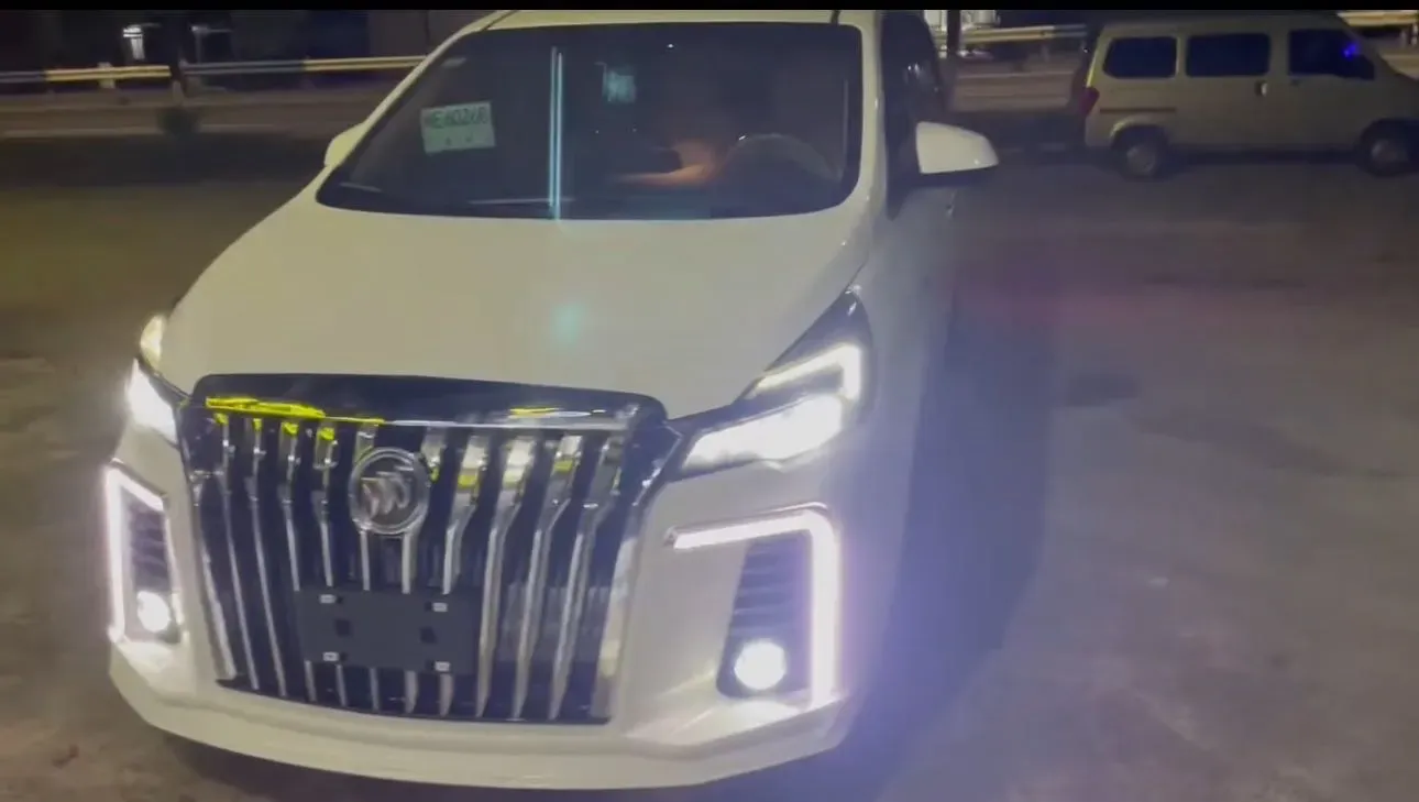 2021 Buick GL8 2.0T 237HP L4 9AT,autocango,china used car exporter,china ev exporter,chinese used car exporter,chinese used ev exporter