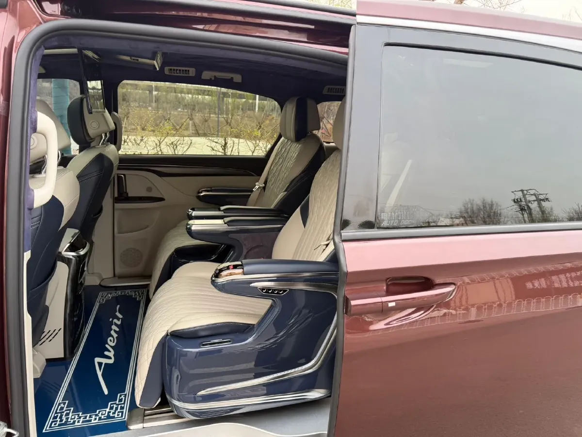 2022 Buick GL8 2.0T 237HP L4 9AT,autocango,china used car exporter,china ev exporter,chinese used car exporter,chinese used ev exporter