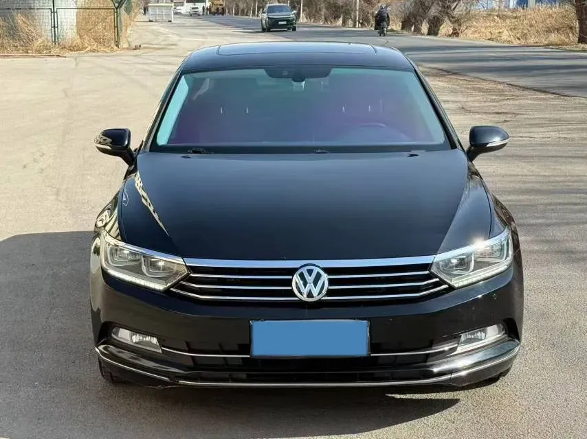 2018 Volkswagen Magotan 1.8T 180HP L4 7DCT,autocango,china used car exporter,china ev exporter,chinese used car exporter,chinese used ev exporter