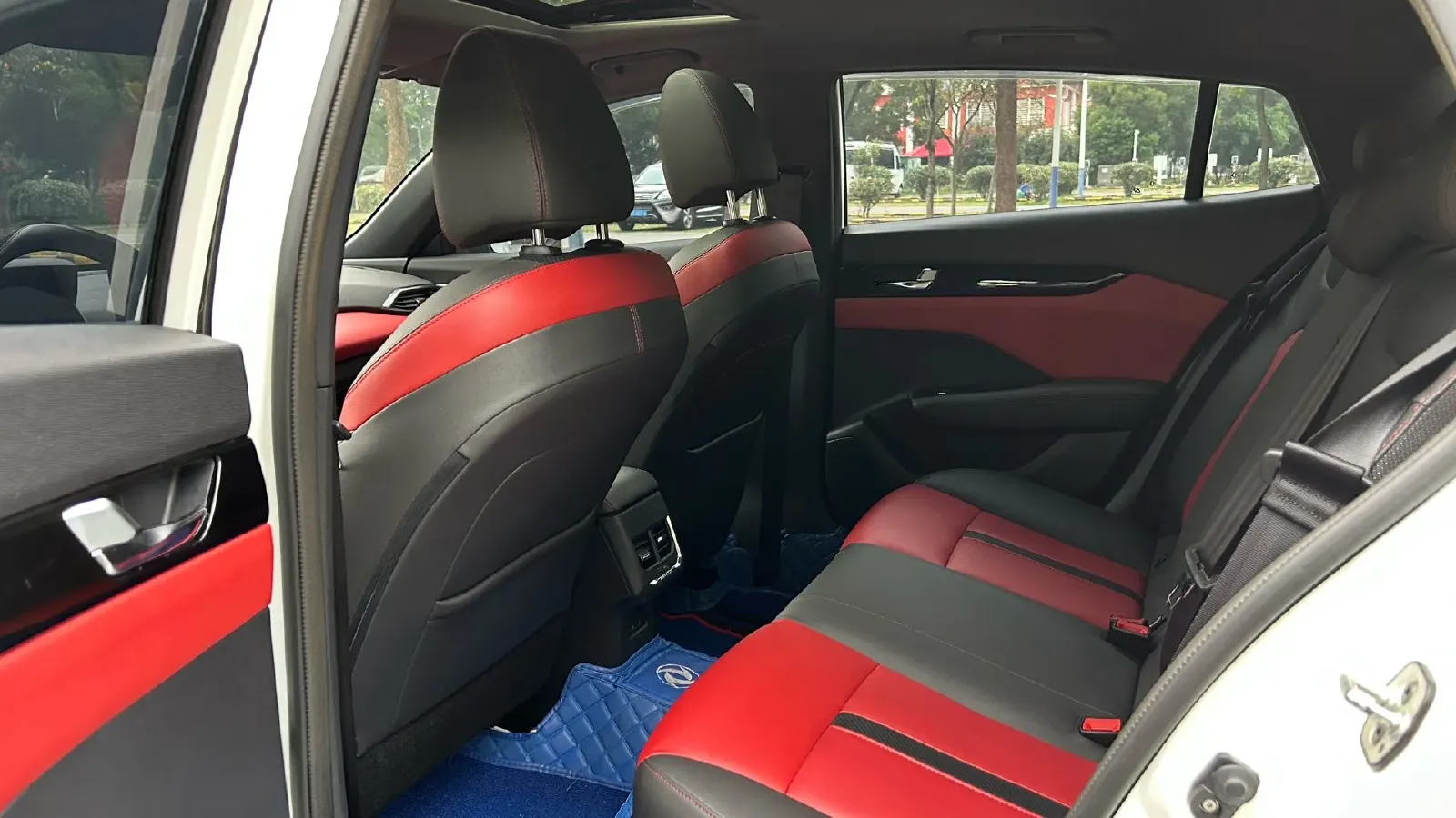 2020 DongFeng Aeolus YiXuan 1.5T 150HP L4 6DCT,autocango,china used car exporter,china ev exporter,chinese used car exporter,chinese used ev exporter