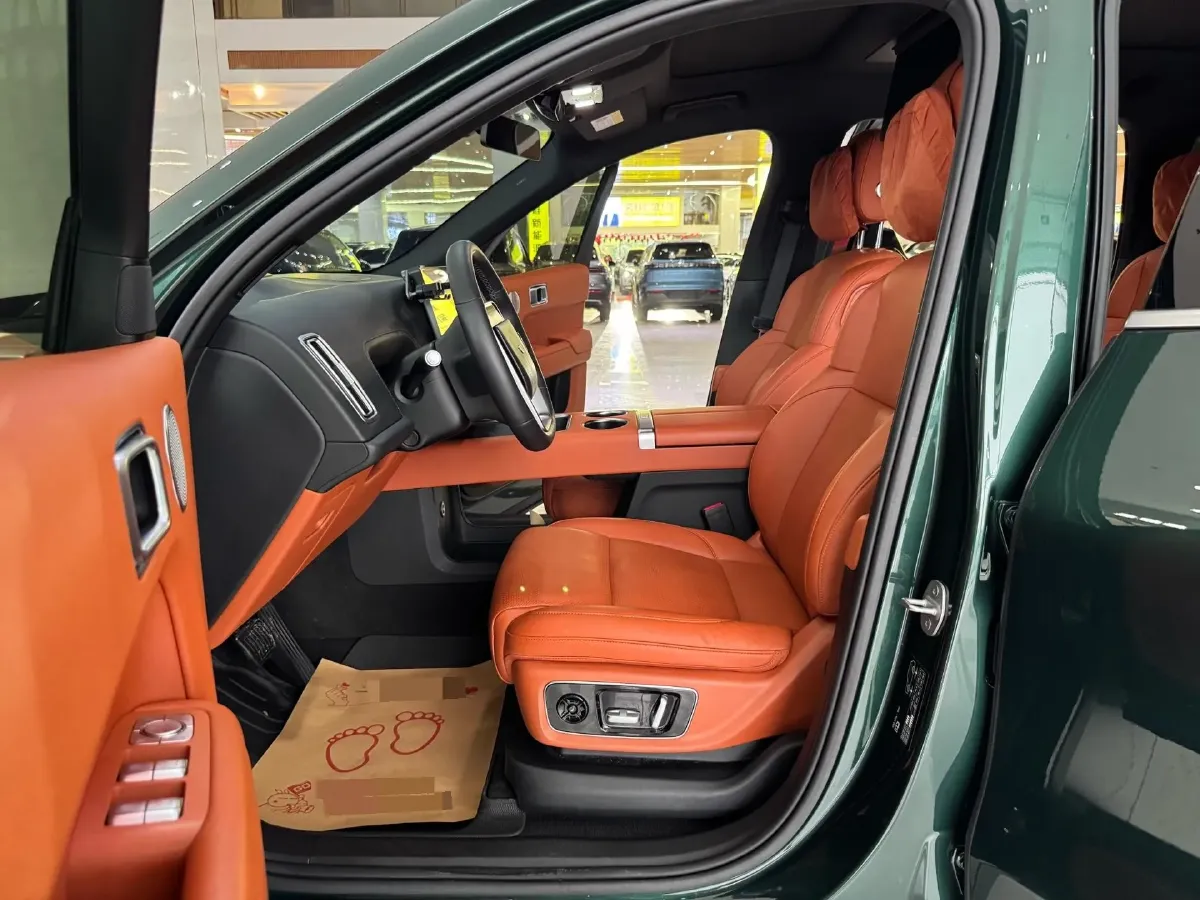 2023 Li L8 Range Extended 154HP REEV 40.9KWH,autocango,china used car exporter,china ev exporter,chinese used car exporter,chinese used ev exporter