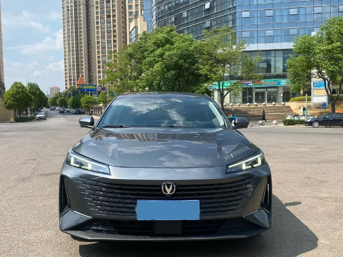 2023 ChangAn Lamore 1.5T 170HP L4 7DCT,autocango,china used car exporter,china ev exporter,chinese used car exporter,chinese used ev exporter