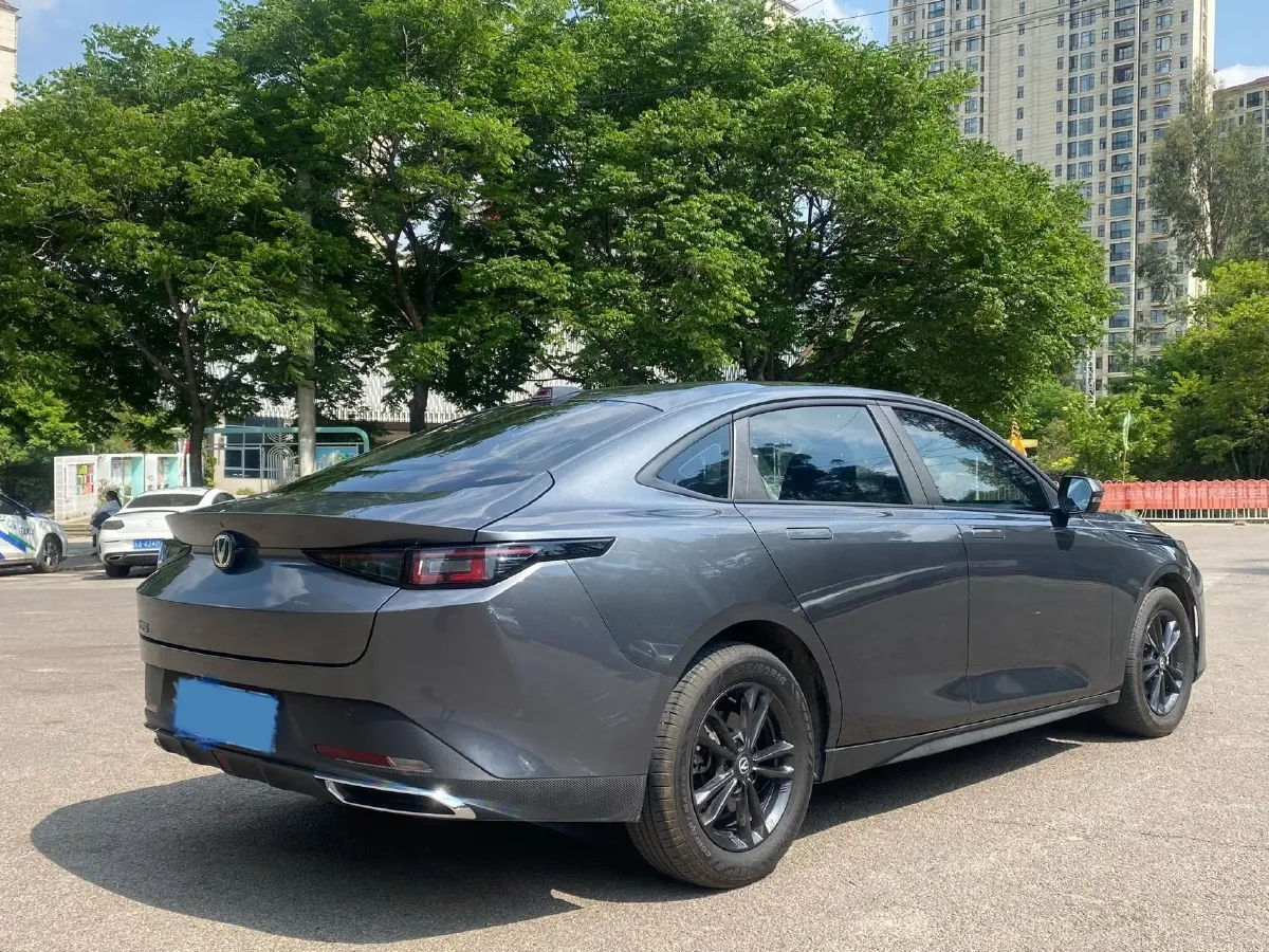 2023 ChangAn Lamore 1.5T 170HP L4 7DCT,autocango,china used car exporter,china ev exporter,chinese used car exporter,chinese used ev exporter